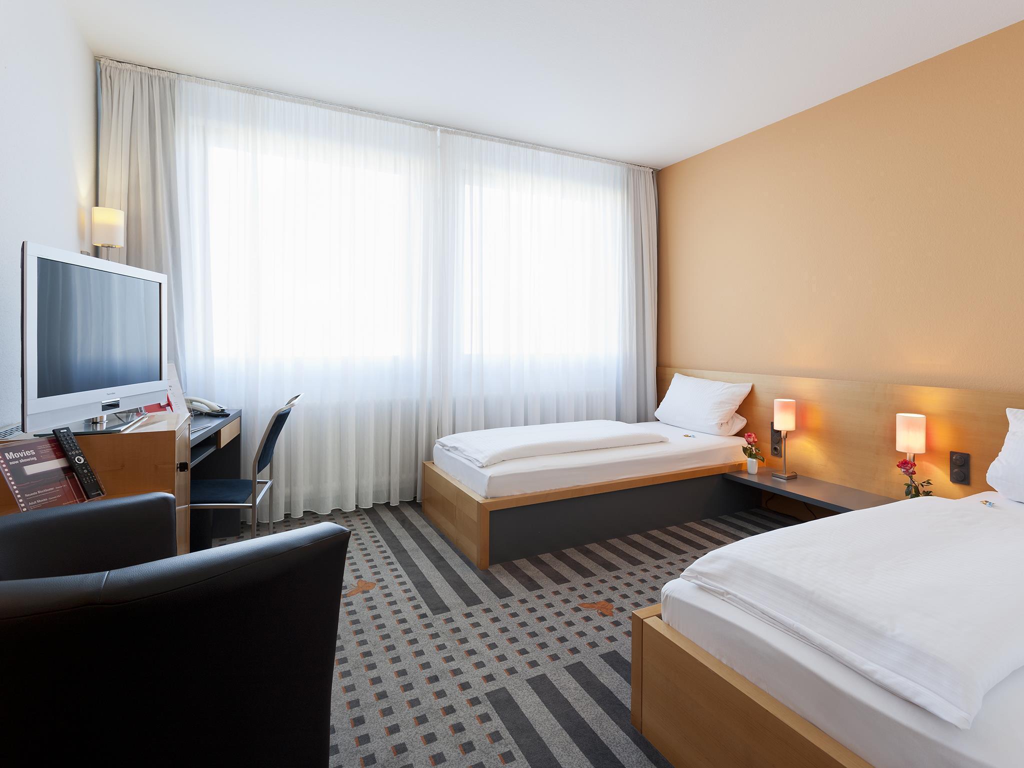 Best Western Hotel Am Europaplatz Königsbrunn Екстериор снимка