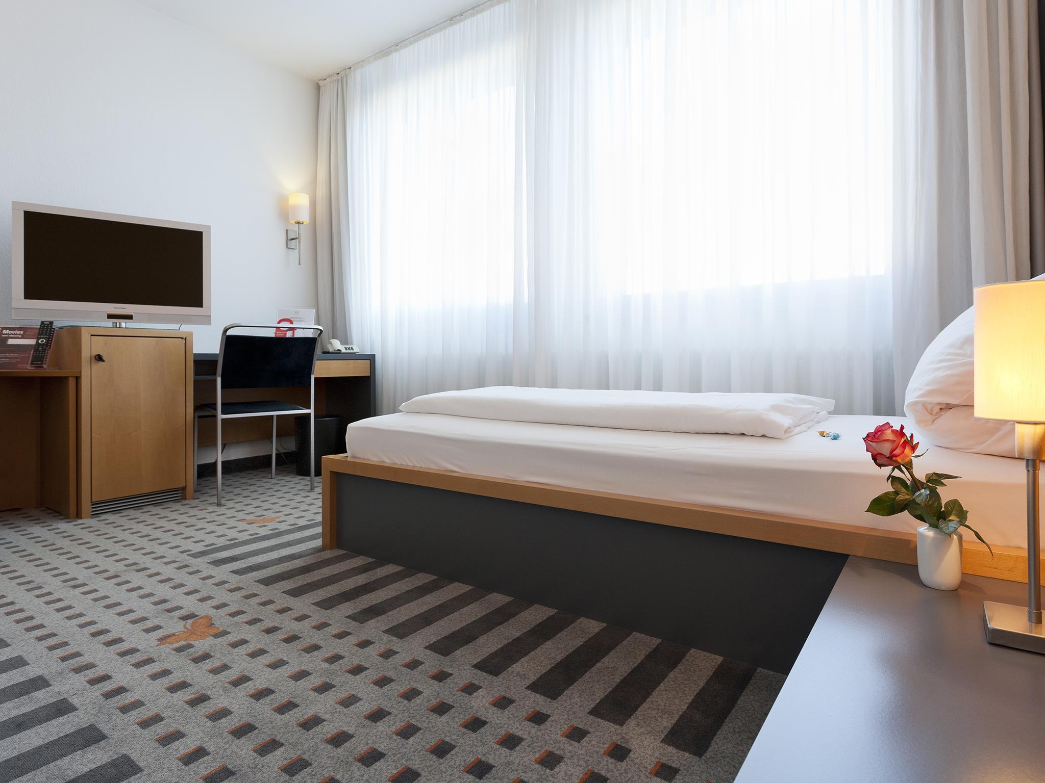 Best Western Hotel Am Europaplatz Königsbrunn Екстериор снимка