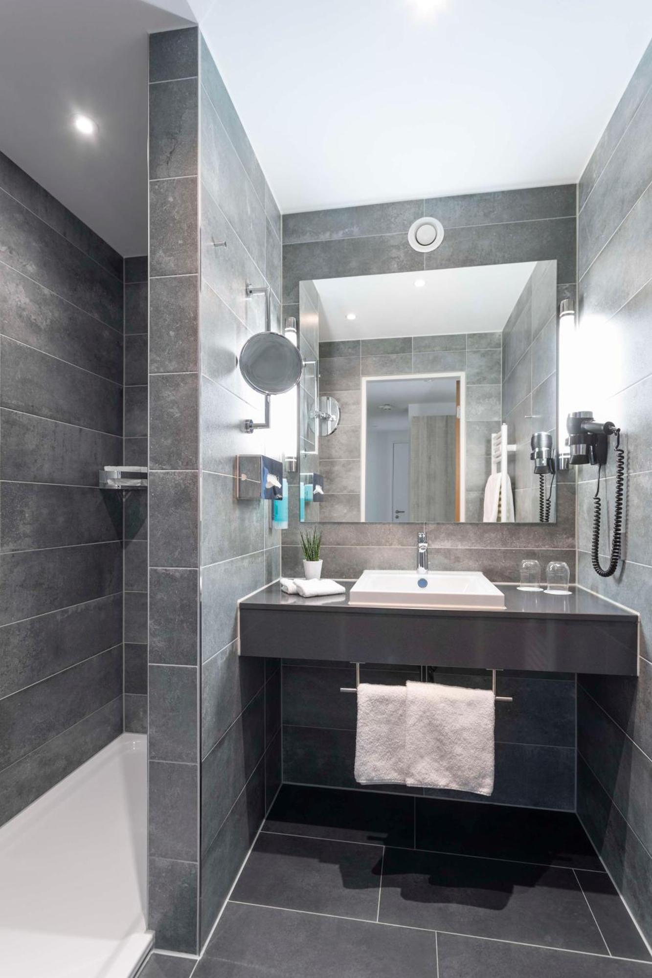 Best Western Hotel Am Europaplatz Königsbrunn Екстериор снимка