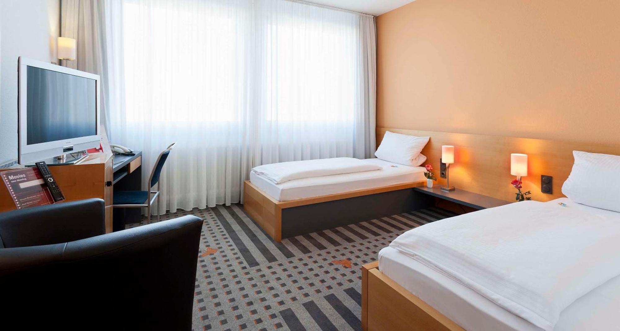 Best Western Hotel Am Europaplatz Königsbrunn Екстериор снимка