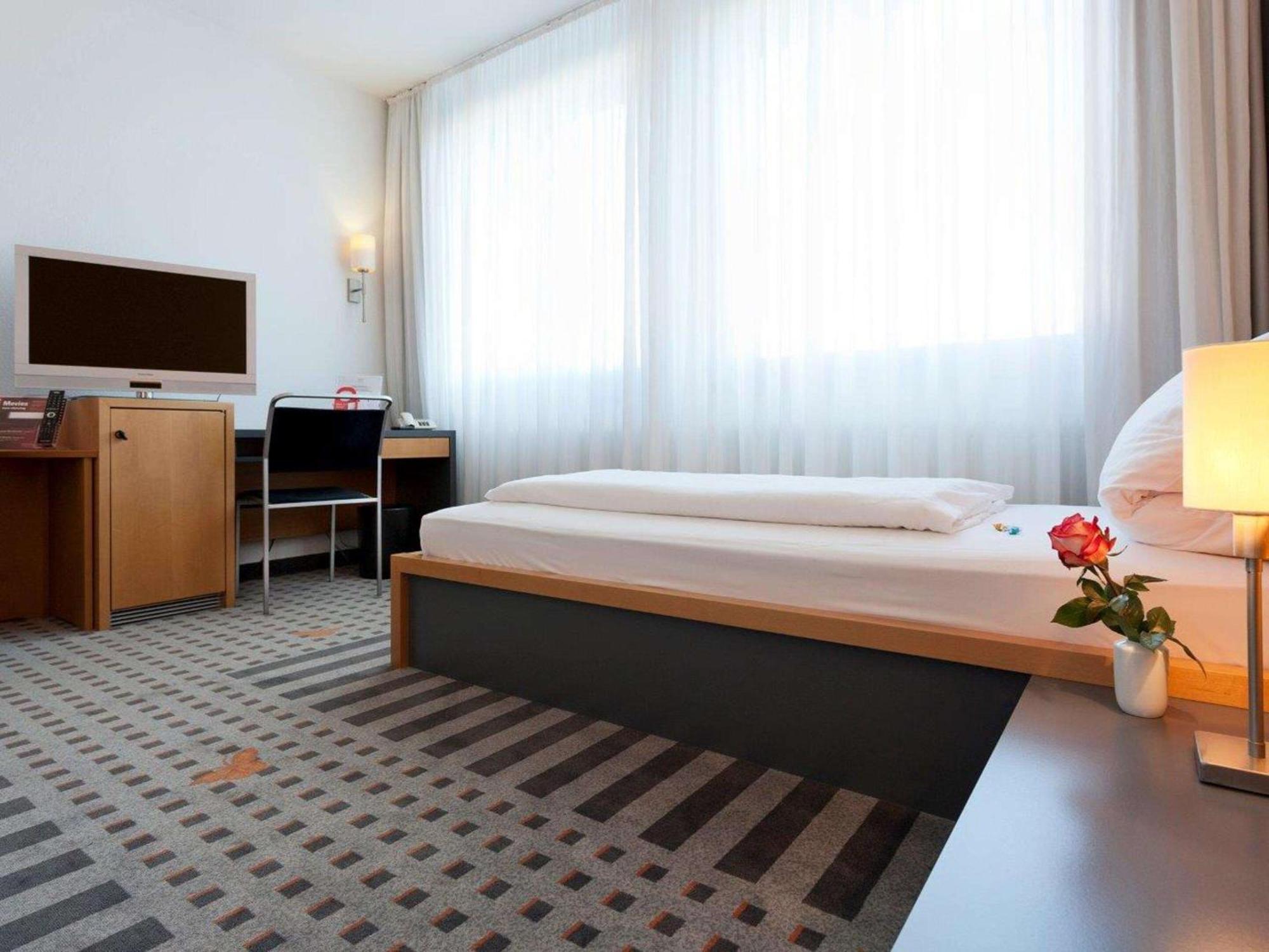 Best Western Hotel Am Europaplatz Königsbrunn Екстериор снимка
