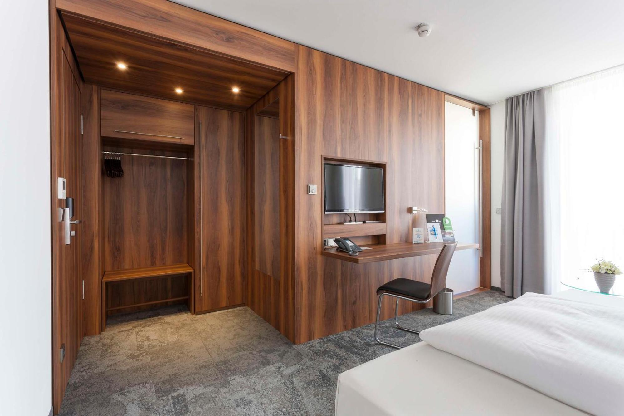 Best Western Hotel Am Europaplatz Königsbrunn Екстериор снимка