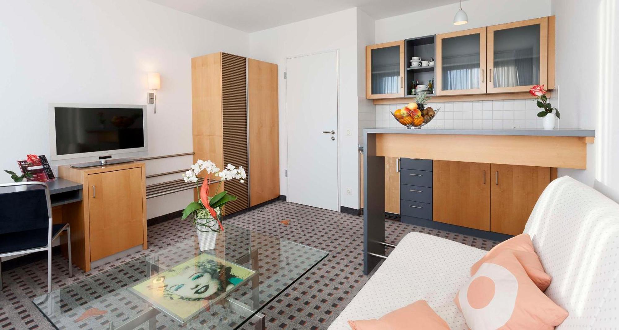 Best Western Hotel Am Europaplatz Königsbrunn Екстериор снимка