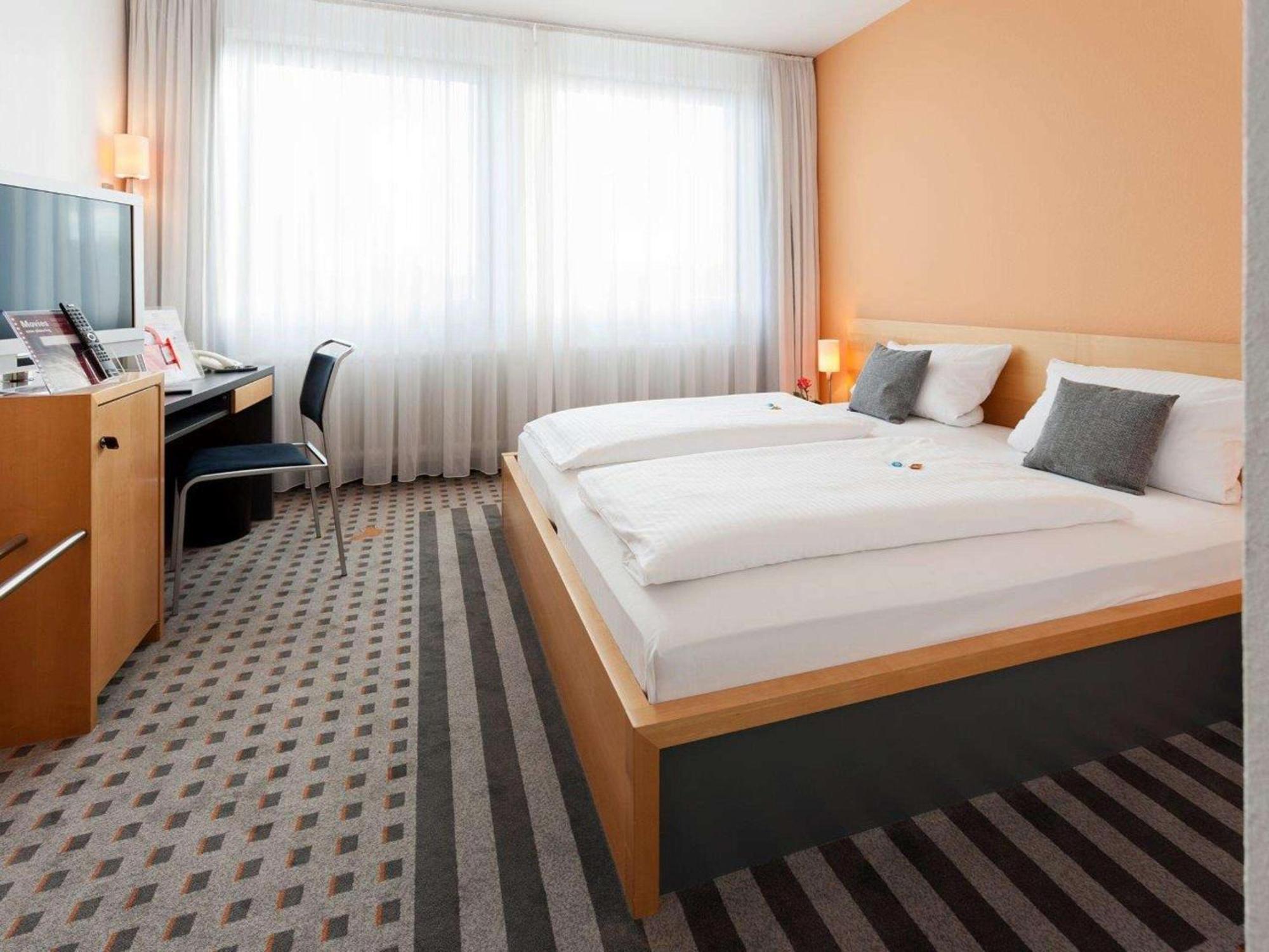 Best Western Hotel Am Europaplatz Königsbrunn Екстериор снимка